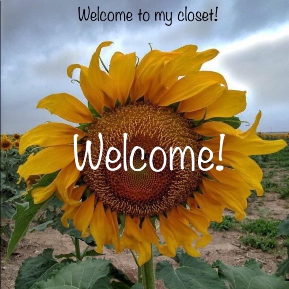 Welcome to my closet!🌻